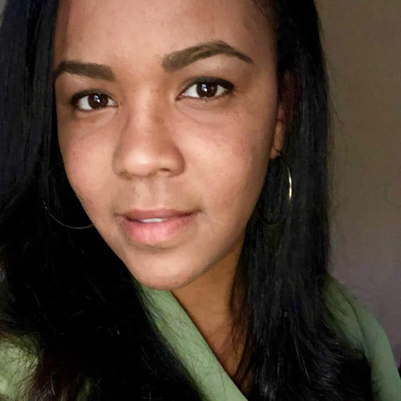 Jessica Perez Realty100 Real Estate Agent