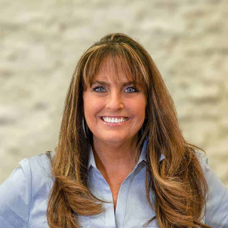 Joelle Embres Realty100 Real Estate Agent